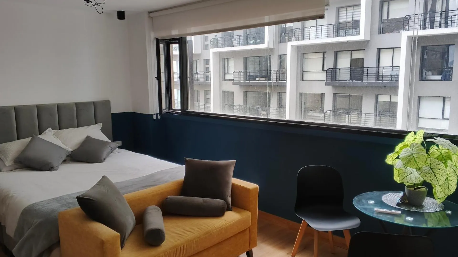 Hospedaje Con Cine Magico En La Capital Quito Apartment
